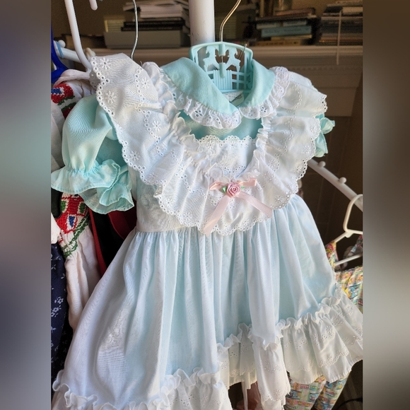 Vintage twirl dress with apron - Picture 2 of 3